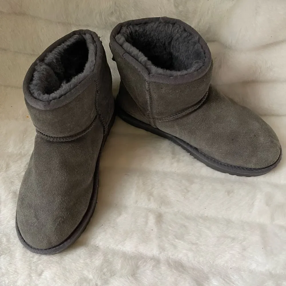 OZWEAR Classic Australian short boots gray suede with shearling lining SZ 10.5W
